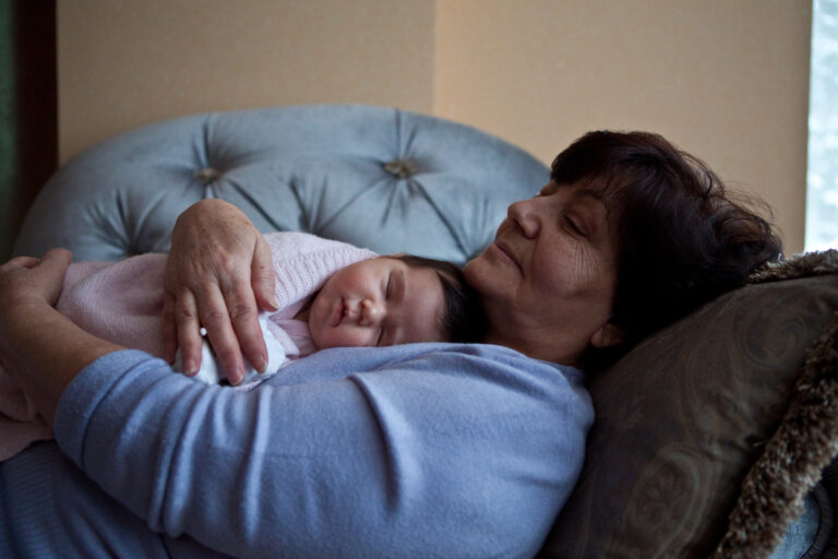 С новорожденной правнучкой Софией, 2010